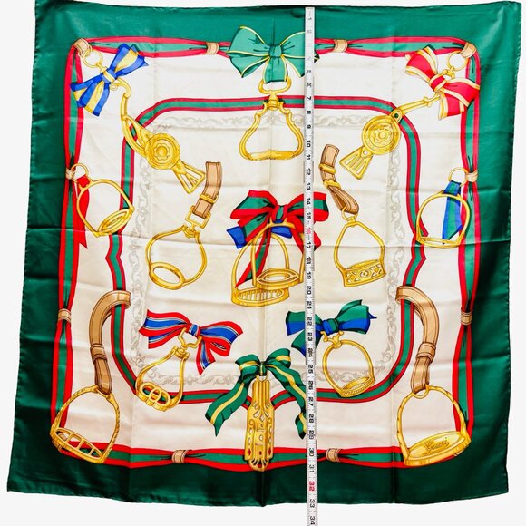 Vintage Gucci 100% Silk Satin Scarf 34" Ivery Green Red Bow Italy Made (45) - Picture 10 of 15